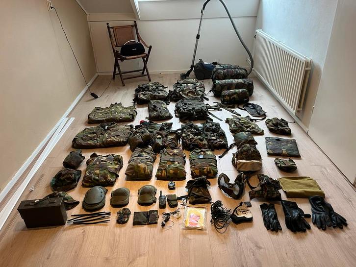 Grote collectie defensiespullen, Verzamelen, Militaria | Algemeen, Landmacht, Nederland, Ophalen
