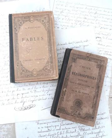 2 Antieke Franse boekjes  beschikbaar voor biedingen