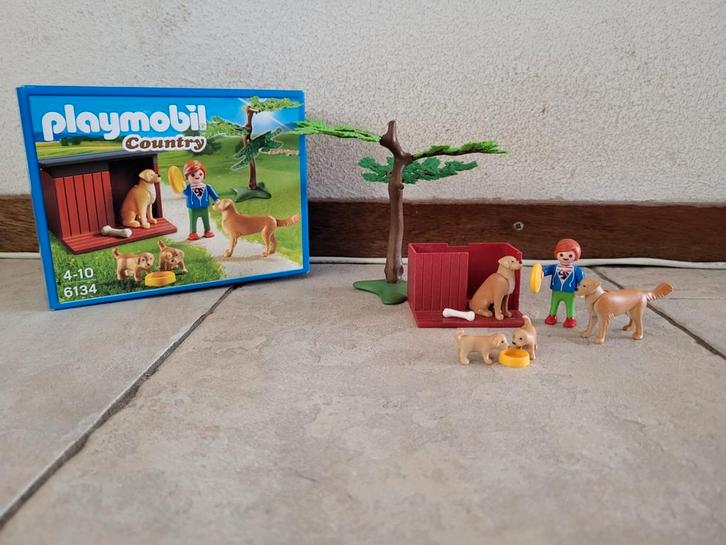Playmobil country golden retrievers, set 6134, Kinderen en Baby's, Speelgoed | Playmobil, Gebruikt, Complete set, Ophalen