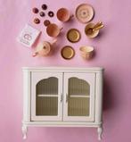 Toy metal cupboard and cups set for maileg rabbits, barbie ,, Ophalen of Verzenden, Nieuw, Toebehoren