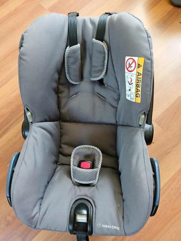Maxi cosi beschikbaar voor biedingen