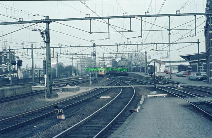de103 Dia - NS DE2 + 1100  - Arnhem - ca 1970-1992, Verzamelen, Spoorwegen en Tramwegen, Gebruikt, Trein, Kaart of Prent, Verzenden