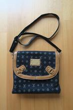 Leuke zwarte velours schoudertas met logo-print, Ophalen of Verzenden, Zo goed als nieuw, Zwart, Schoudertasje