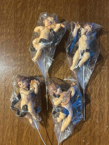 Kerst engelen beschikbaar voor biedingen