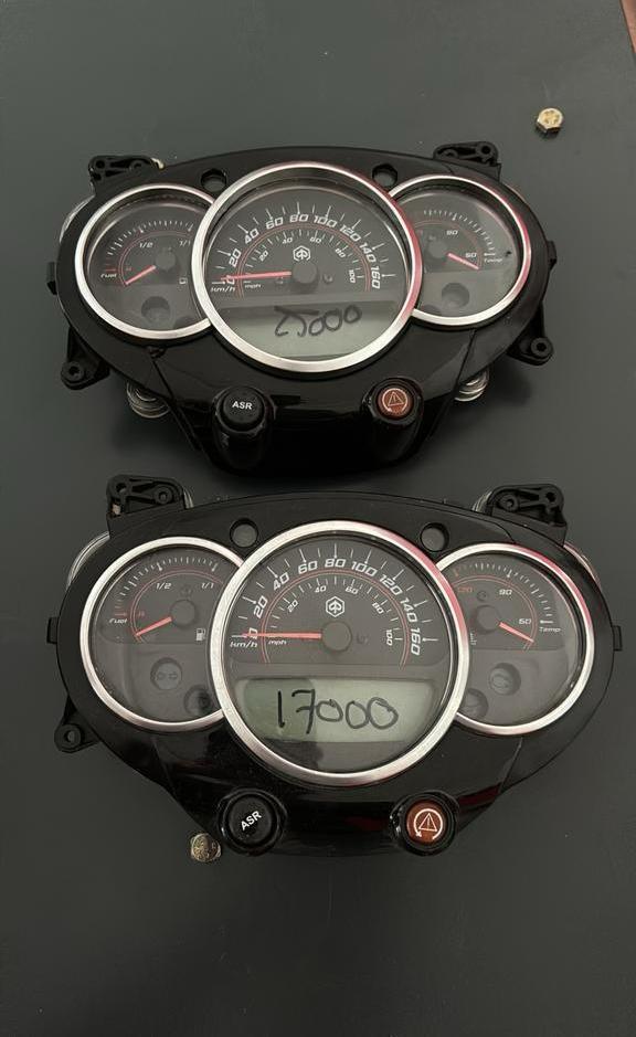 Beverly 300 / 350 teller / cockpit 17.000km / 25000km, Motoren, Accessoires | Overige, Ophalen of Verzenden