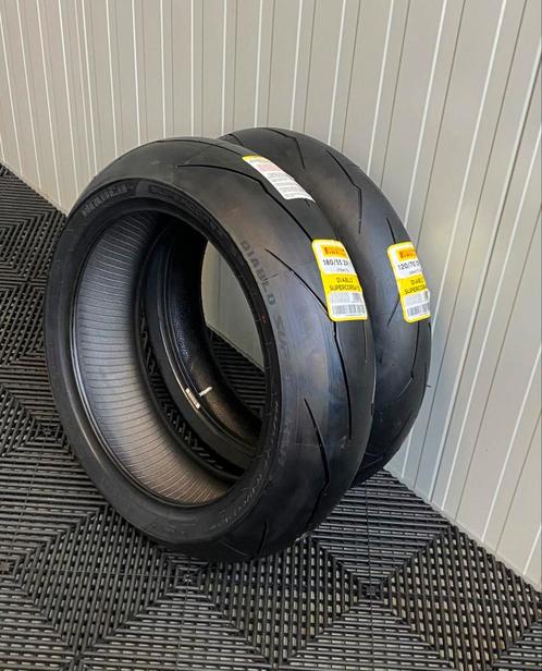 Motorbanden Pirelli diablo supercorsa SP V3, Motoren, Tuning en Styling, Ophalen of Verzenden