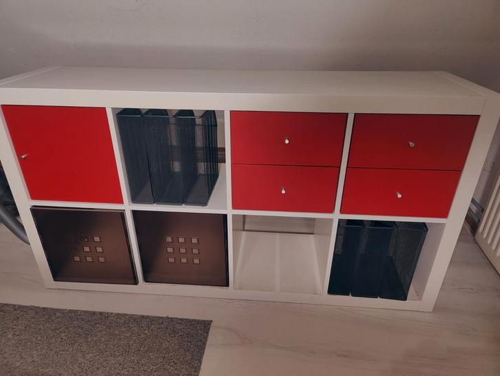 Kallax kast ikea 8x2 vakken rood wit lades deuren, Huis en Inrichting, Kasten | Lockerkasten, Gebruikt, Ophalen of Verzenden