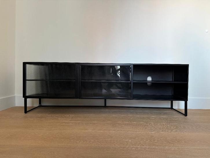 Kave Home TV-meubel – strak design – zeer goede staat, Huis en Inrichting, Kasten | Televisiemeubels, Zo goed als nieuw, Minder dan 100 cm