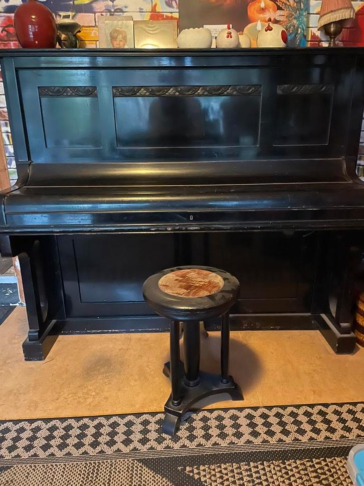 Piano, Muziek en Instrumenten, Piano's, Zo goed als nieuw, Zwart, Ophalen of Verzenden