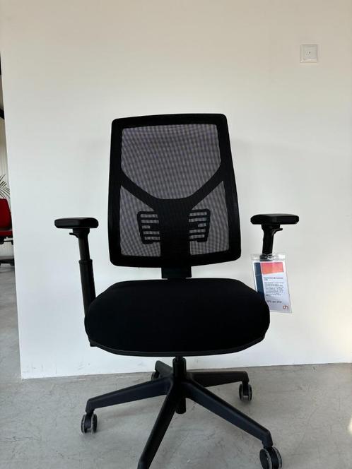 bureaustoel AH Edition zwarte stof NEN/NPR, Huis en Inrichting, Bureaustoelen, Zo goed als nieuw, Bureaustoel, Zwart, Ophalen of Verzenden