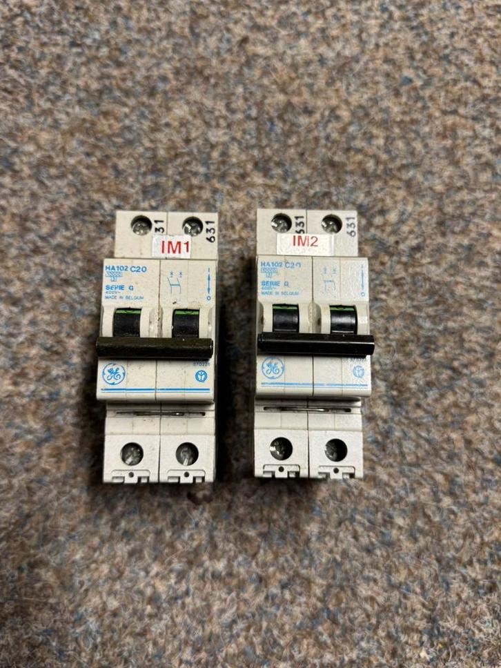 GE installatieautomaten HA102 C20 – 2 stuks – 20A – Serie G, Hobby en Vrije tijd, Elektronica-componenten, Gebruikt, Ophalen of Verzenden