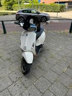 Vespa sprint 2017, Fietsen en Brommers, Scooters | Vespa, Ophalen, Zo goed als nieuw