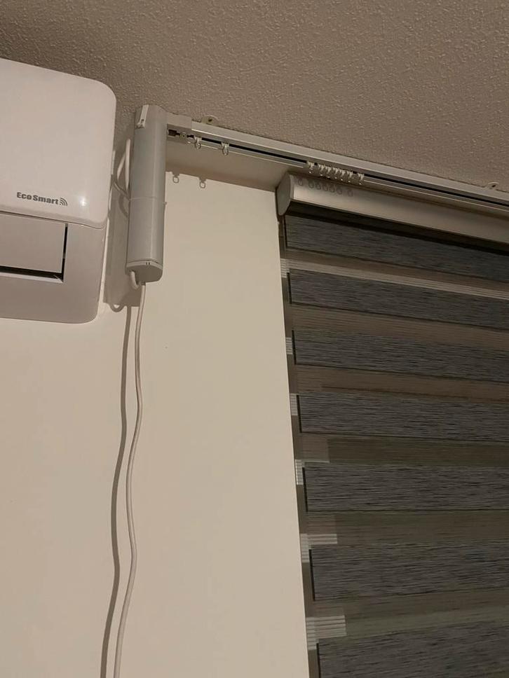 Automatische Gordijnen met Rails, Huis en Inrichting, Stoffering | Gordijnen en Lamellen, Zo goed als nieuw, 200 cm of meer, Grijs