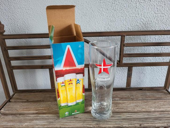Heineken EURO2020 Bierglas Denemarken - Nieuw in doos!, Verzamelen, Glas en Borrelglaasjes, Nieuw, Bierglas, Ophalen