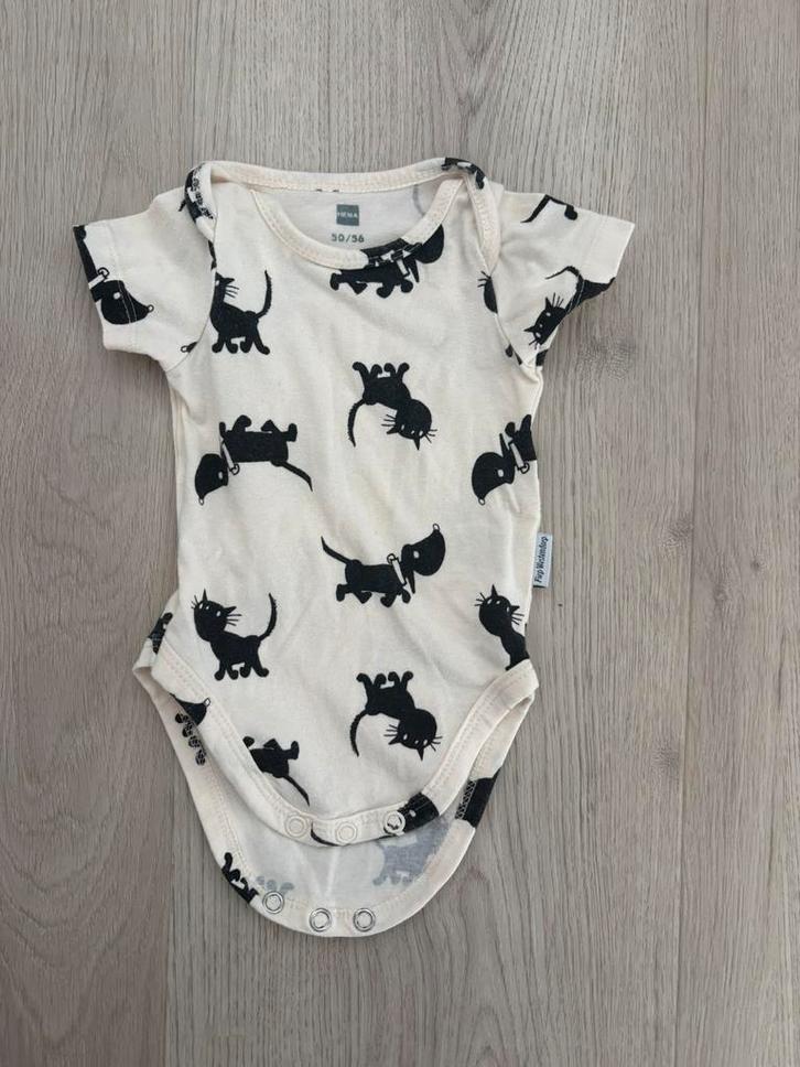 Romper, Kinderen en Baby's, Babykleding | Maat 50, Zo goed als nieuw, Jongetje of Meisje, Nacht- of Onderkleding, Ophalen of Verzenden