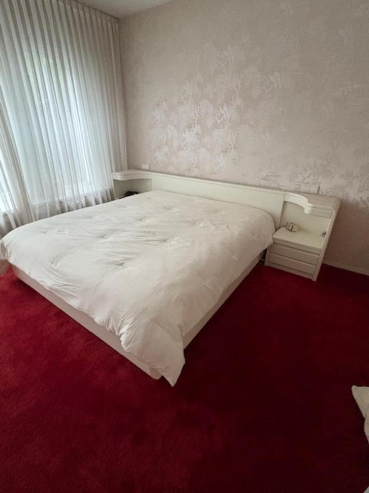Complete slaapkamer, Huis en Inrichting, Slaapkamer | Bedden, Gebruikt, Tweepersoons, 180 cm, 200 cm, Hout, Wit, Verstelbaar, Ophalen