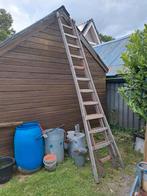 Houten uitschuifbare ladder., Doe-het-zelf en Verbouw, Ladders en Trappen, Ophalen, Gebruikt, 4 meter of meer