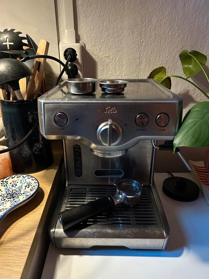 Solis Espressomachine met melkopschuimer & heet water, Witgoed en Apparatuur, Koffiezetapparaten, Gebruikt, Gemalen koffie, Espresso apparaat