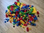 Circa 4 killo Nopper Bouwstenen in kuststof bak., Kinderen en Baby's, Speelgoed | Bouwstenen, Ophalen of Verzenden, Gebruikt, Nopper