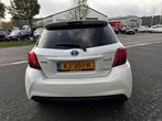 Toyota Yaris 1.5 Hybrid Dynamic Bi-Tone Automaat|Camera|LED|, Gebruikt, Euro 6, 4 cilinders, Met garantie (alle)