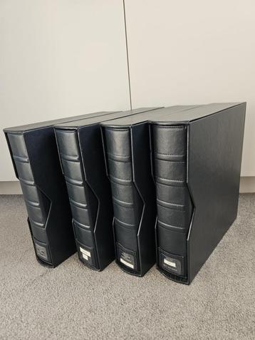 4 mappen Geschiedenis van het Koninkrijk postzegels etc beschikbaar voor biedingen
