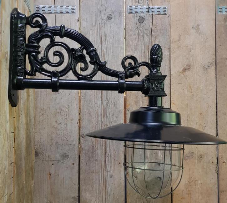 Klassieke landelijke gietijzeren buitenlamp stallamp zwart, Huis en Inrichting, Lampen | Wandlampen, Nieuw, Glas, Metaal, Verzenden