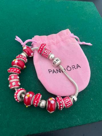 Pandora Armband met bedels beschikbaar voor biedingen