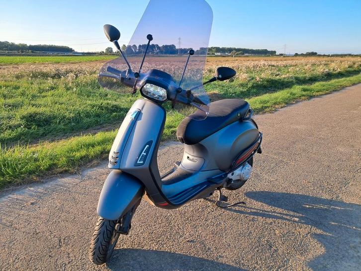 Vespa Sprint 2022, Fietsen en Brommers, Scooters | Vespa, Zo goed als nieuw, Benzine, Ophalen