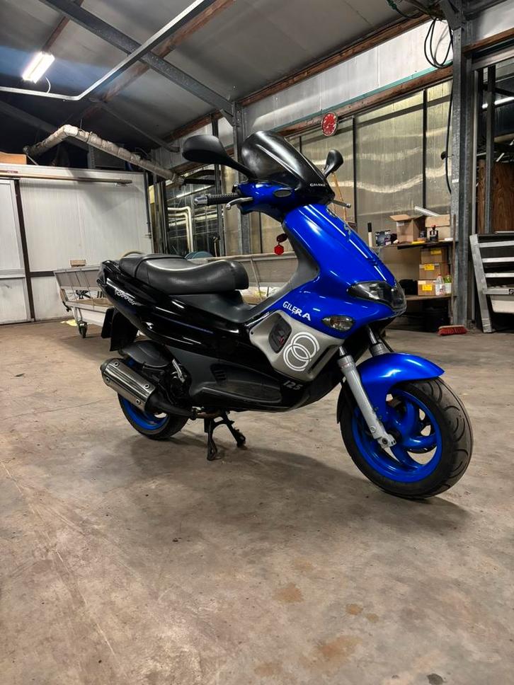 Gilera runner 180cc a1 dd, Fietsen en Brommers, Scooters | Piaggio, Zo goed als nieuw, Overige modellen, Tweetakt, Ophalen of Verzenden