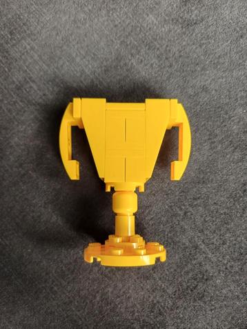 Gele Lego Trofee beschikbaar voor biedingen