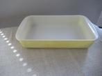 oude GELE PYREX OVENSCHAAL, Huis en Inrichting, Keuken | Potten en Pannen, Ophalen of Verzenden, Gebruikt, Overige materialen