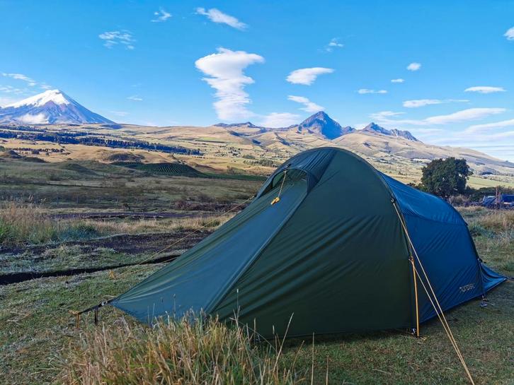 Nordisk Halland 2 LW Tent - Lichtgewicht Trekkingtent, Caravans en Kamperen, Tenten, tot en met 2, Zo goed als nieuw, Ophalen of Verzenden