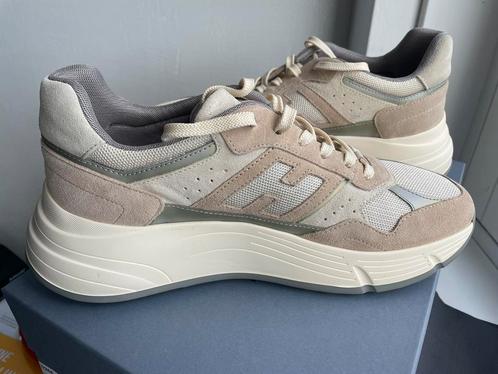 Hogan sneaker maat 41 beige tinten splinternieuw, Kleding | Dames, Schoenen, Nieuw, Sneakers of Gympen, Beige, Ophalen of Verzenden