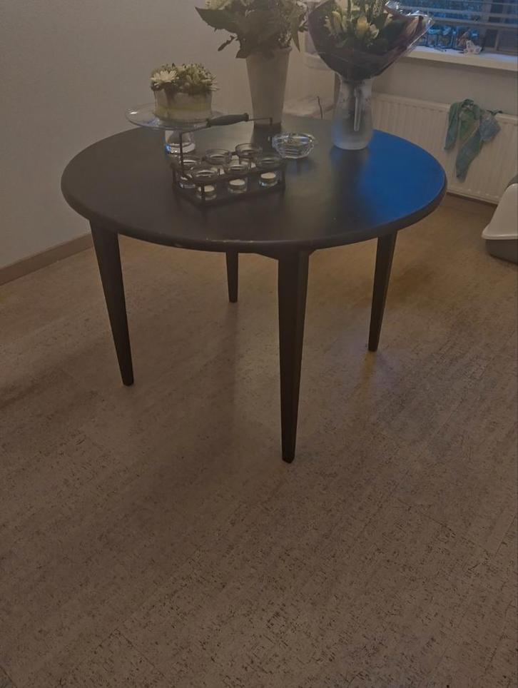 Zwarte ronde tafel - Gebruikte staat, Huis en Inrichting, Tafels | Eettafels, Gebruikt, 100 tot 150 cm, 100 tot 150 cm, Rond, Ophalen