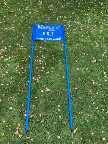 Slalom ski poort beschikbaar voor biedingen