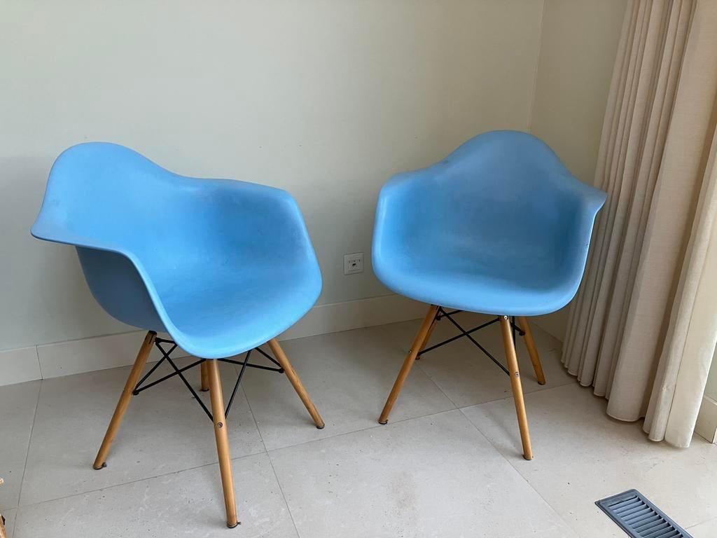 2 licht blauwe kuipstoelen scandinavisch design, Kinderen en Baby's, Ophalen, Zo goed als nieuw, Stoel(en)
