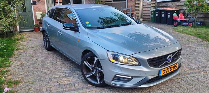 Volvo V60 R-Design D4 235pk 2015 Android auto, Auto's, Volvo, Particulier, V60, Diesel, Euro 6, A, Stationwagon, Handgeschakeld