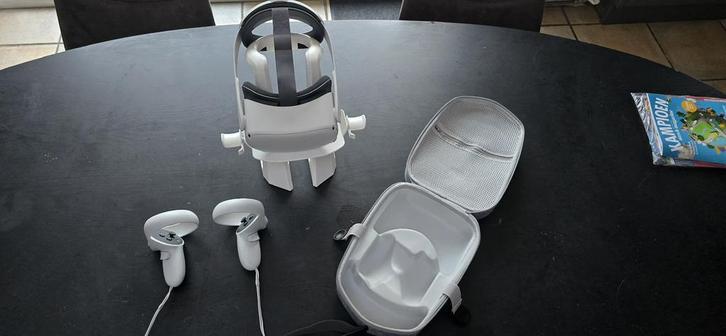 Meta Quest 2 VR bril + Accessoires, Spelcomputers en Games, Virtual Reality, Zo goed als nieuw, Overige platformen, VR-bril, Ophalen of Verzenden