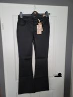 Cup of Joe Laura flare jeans coated zwart 31/32 NIEUW, Maat 38/40 (M), COJ, Zwart, Nieuw