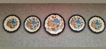 Vintage,"Flora" Gouda Plateel Holland Handwerk wandbordenset beschikbaar voor biedingen