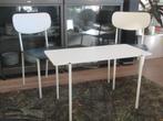2 Slaapkamerstoelen + bijbehorend tafeltje. RAWI., Ophalen, Gebruikt, Twee, Wit