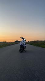 Piaggio zip 50cc dealer onderhouden, Fietsen en Brommers, Scooters | Piaggio, Ophalen, Zo goed als nieuw, Benzine, Zip