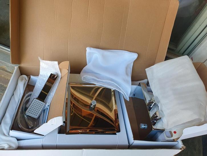 Nieuwe Regendouche - Luxe Uitvoering, Huis en Inrichting, Badkamer | Complete badkamers, Nieuw, Met douche, Ophalen of Verzenden