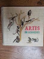 Handgemaakt kruissteek boek - Artis in kruisjes, Ophalen of Verzenden, Zo goed als nieuw, Haken, Patroon of Boek