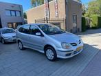 Nissan Almera Tino 1.8 Ambience 2e Eig! Trekhaak Airco NAP A, Auto's, Nissan, 4 cilinders, 700 kg, Almera Tino, Origineel Nederlands