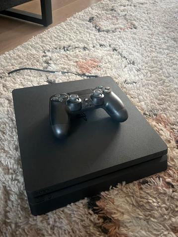 PlayStation PS 4 Slim 500GB + Controller + Game UFC beschikbaar voor biedingen