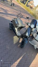 Btc riva 2017 blauw kenteken, Fietsen en Brommers, Snorfietsen en Snorscooters, Overige merken, Ophalen of Verzenden, Zo goed als nieuw