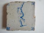 een atletisch figuur op een 17e eeuwse tegel, Ophalen of Verzenden