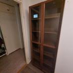 Mooie houten vitrinekast met glazen deuren, Huis en Inrichting, Kasten | Boekenkasten, Glas, Modern, 150 tot 200 cm, 25 tot 50 cm