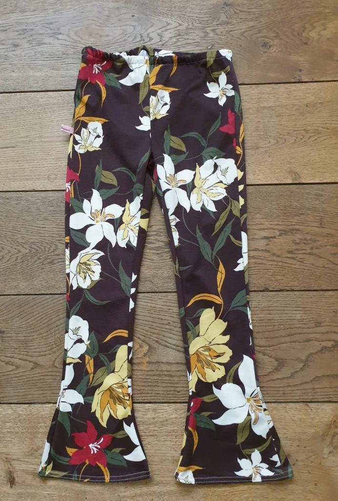 Mooie najaar/winter retro flared broek maat l22/128, Kinderen en Baby's, Kinderkleding | Maat 122, Nieuw, Meisje, Broek, Ophalen of Verzenden
